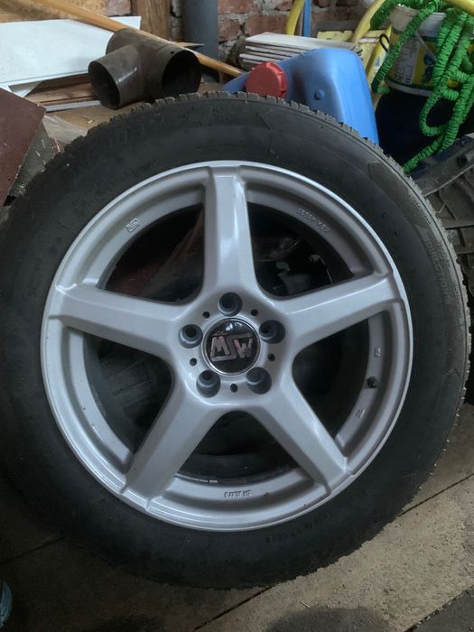 Джанти с гуми за кола