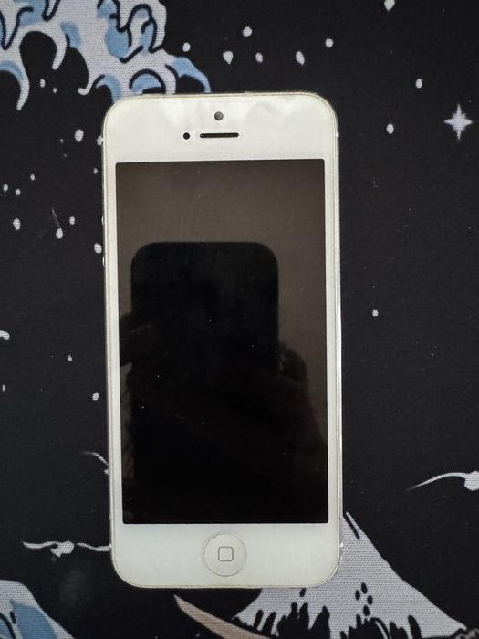 iPhone 5 16GB – перфектно състояние, iOS 10.2.1, с оригинална кутия