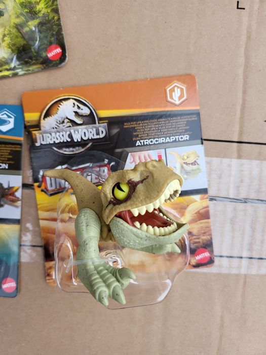 Динозавър Интерактивна скачаща фигурка Jurassic World Джурасик свят