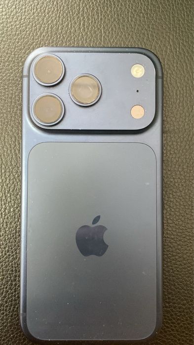 Продам Айфон 17про