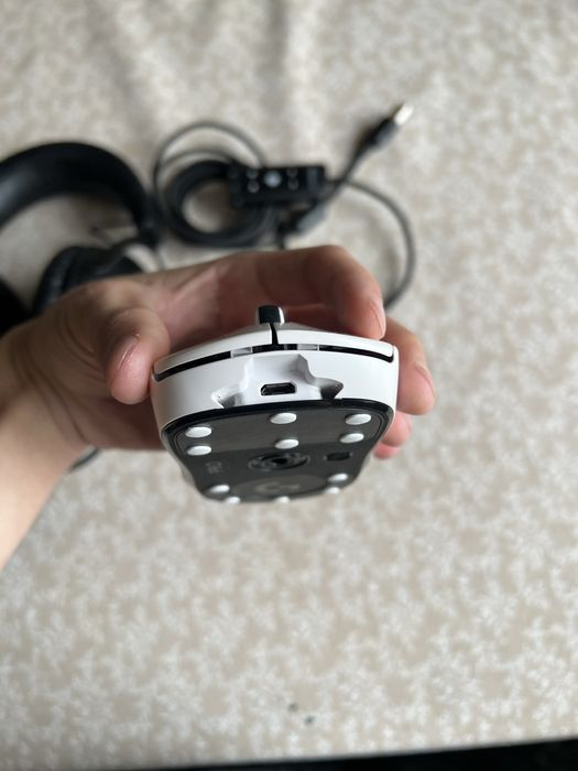 Продам Мышь Logitech Pro X Superlight и Наушники HyperX Cloud III