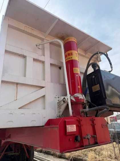 Новый полуприцеп самосвал Кредитга