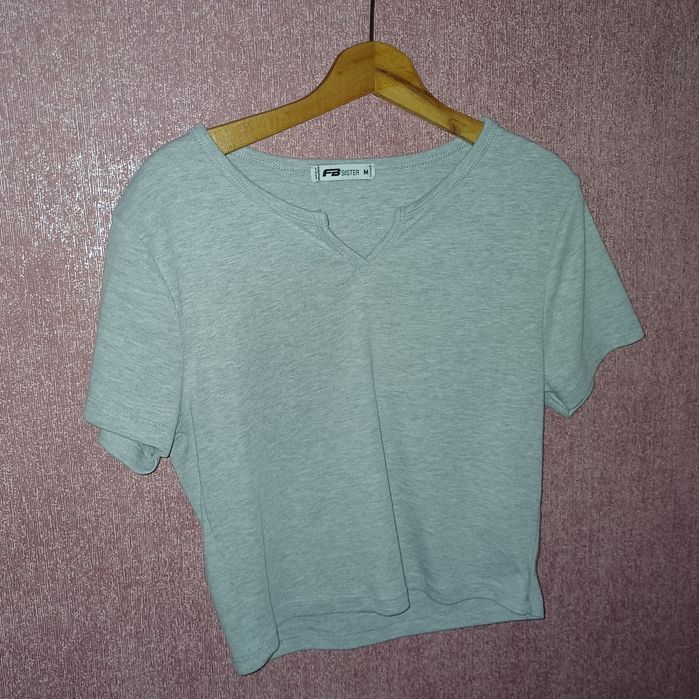 Сива тениска без забележки