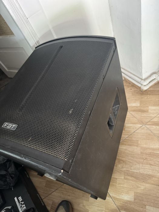Subwoofer activ FBT Xsub 115SA/cu husa/Stare perfecta de functionare!
