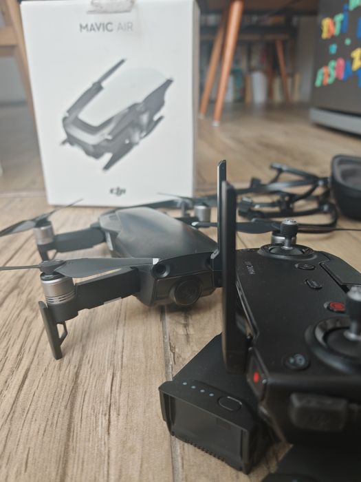 Drona DJI MAVIC AIR perfectă stare de funcționare