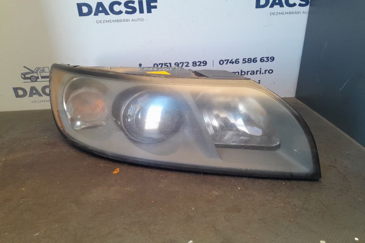Far dreapta cu Xenon 3069890RH 3069890RH Volvo V50 prima generatie