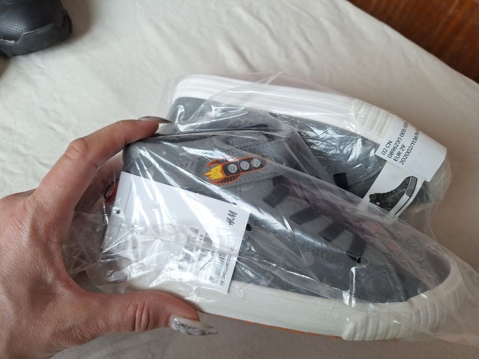 Нови топли кецове размер 29