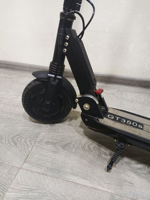 Электросамокат б/у GT350S усовершенствованная версия электросамоката