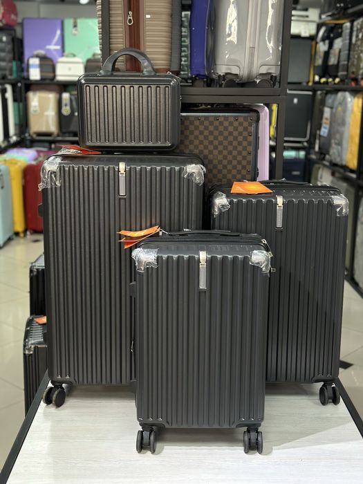 Качественный чемодан из поликарбоната, размер S (ручная кладь)