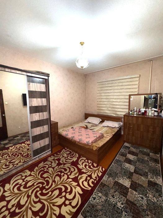 Югнаки продаётся квартира 4/2/4 в Мирзо Улугбекском районе
