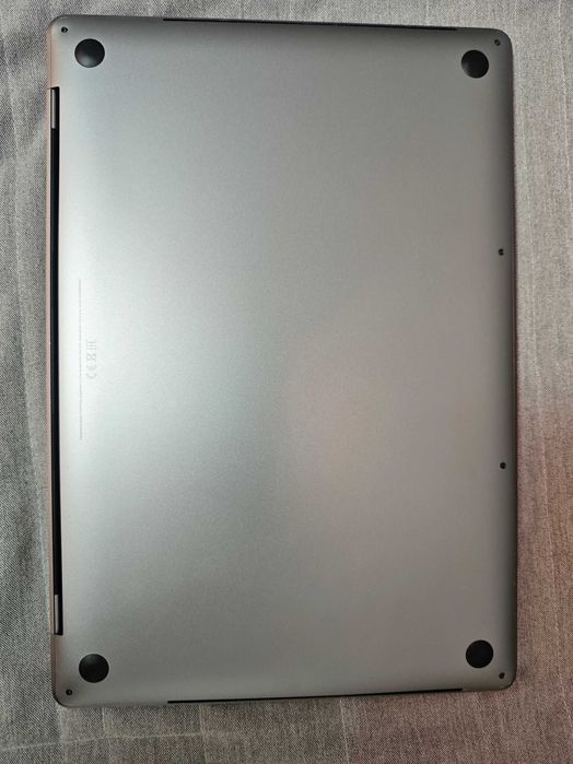 MacBook Pro 16 inch 2019 i9 2,3GHz 32GB 1TB video 4GB A2141 spacegary