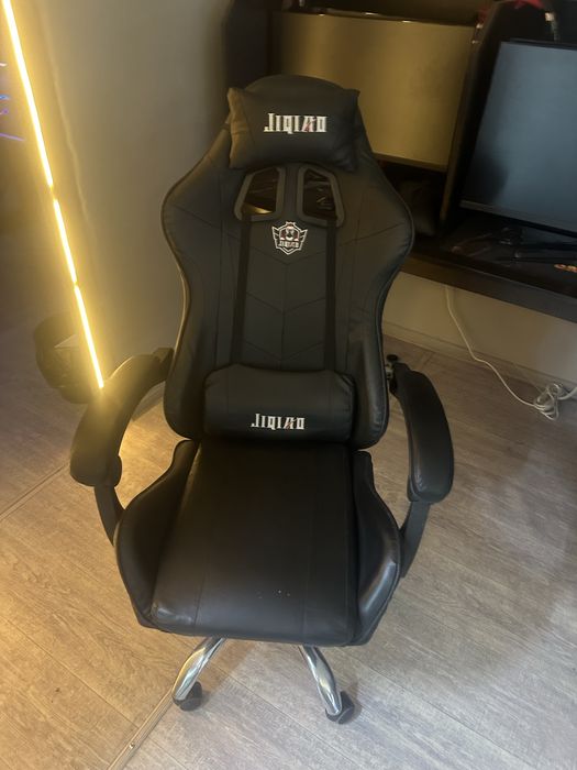 Продам игровой стул