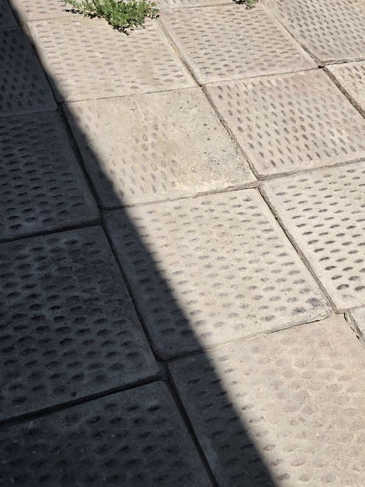 Chugun plita sotiladi