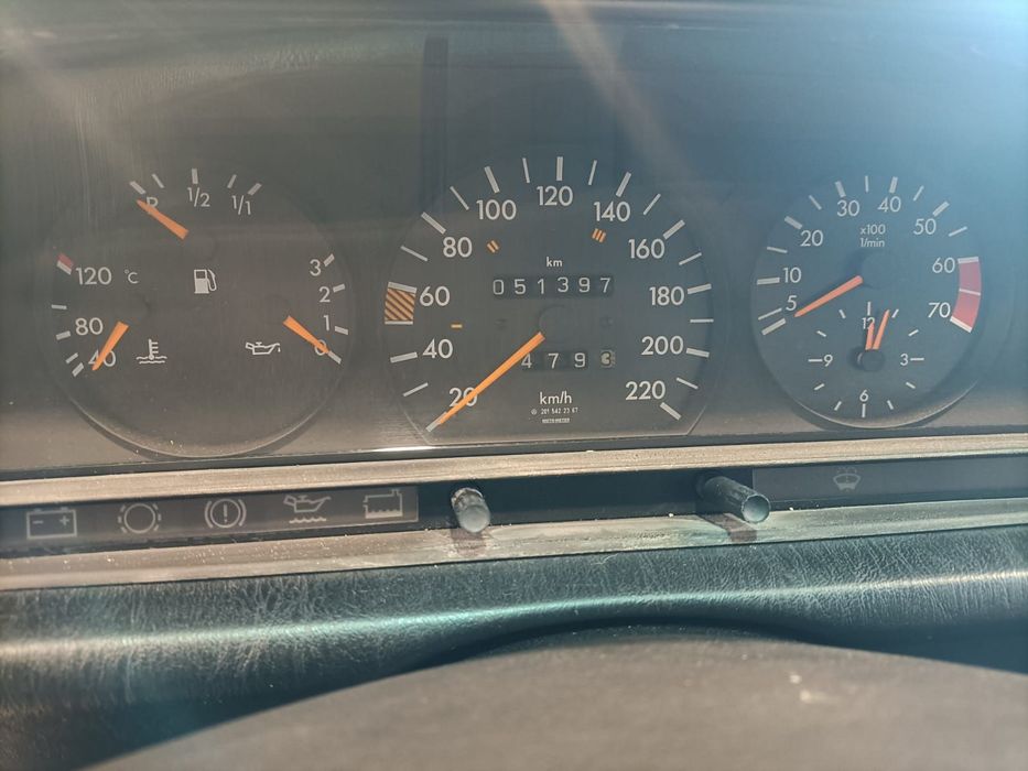 Mercedes-Benz 190 1991 benzină, 8.000 € — imagine 4