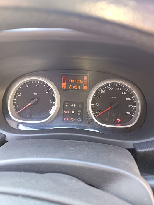 Vînd Dacia Duster 4×4 1.5 dci 2012