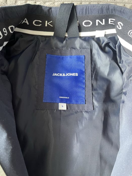 Мъжко яке ново L размер