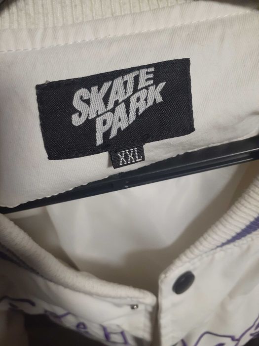 Продам бомбер Skate park