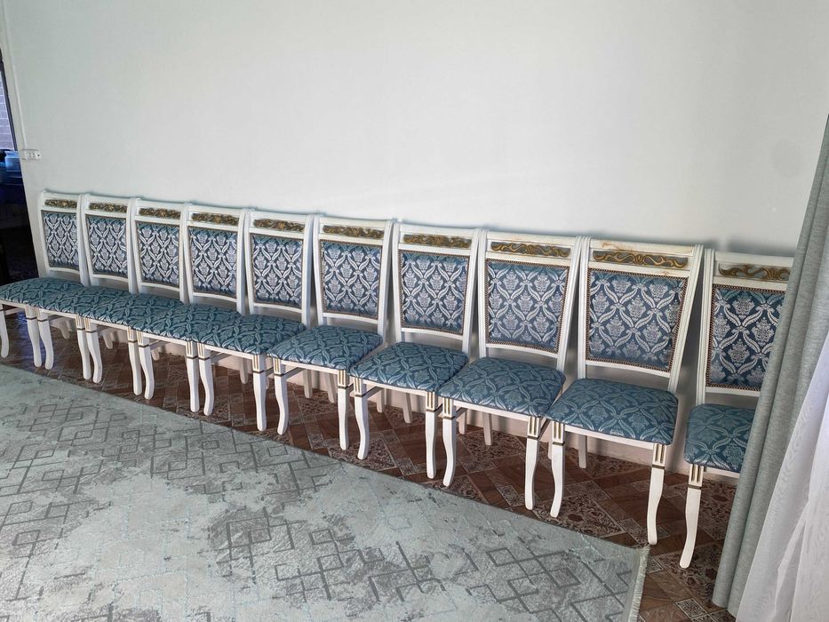 Продам стулья недорого комплектом