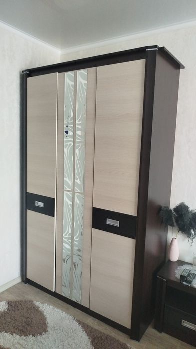 Продадим шифоньер в отличном состоянии