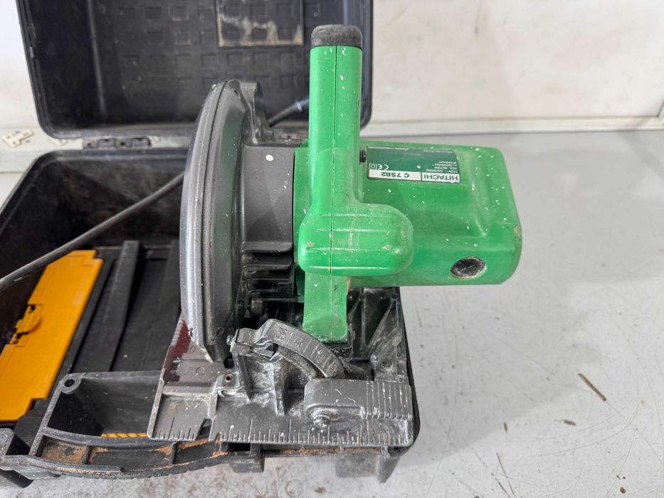 Ръчен циркуляр - Hitachi 1670 W / 110 V