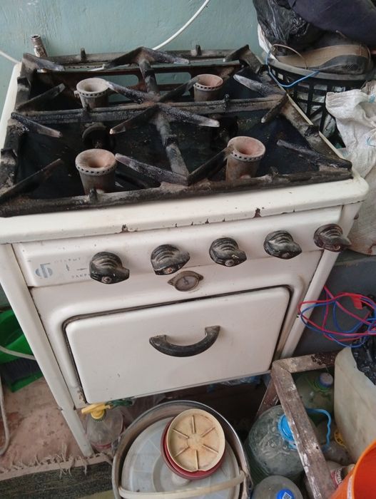Продаю газовую плиту