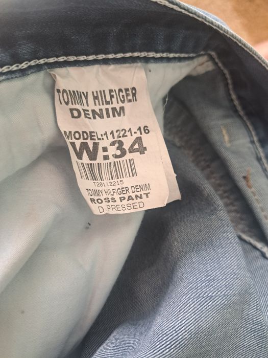 Pantaloni scurti de blugi Tommy Hilfiger impecabili
