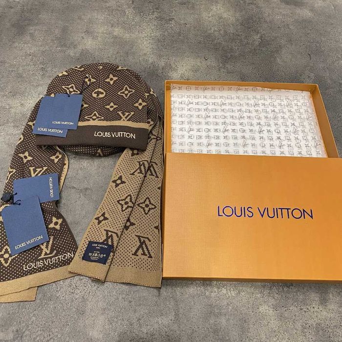 Луксозен подаръчен комплект шапка с шал луксозна кутия сертификат lux