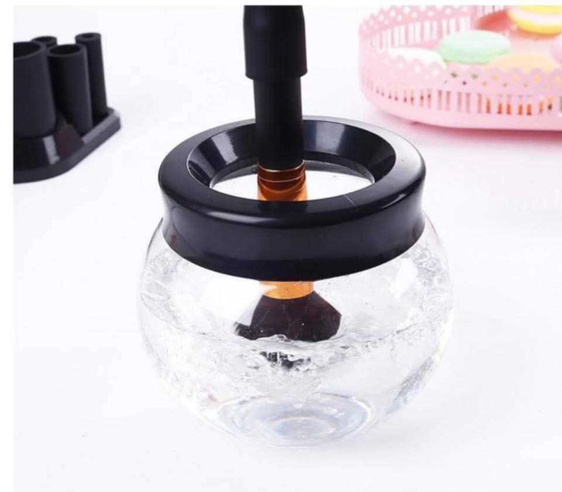 Нов електрически почистващ уред за четки за грим