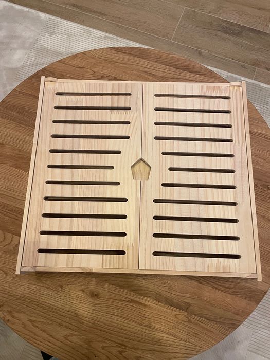 Raft suport router wireless pentru mascare fire și echipamante