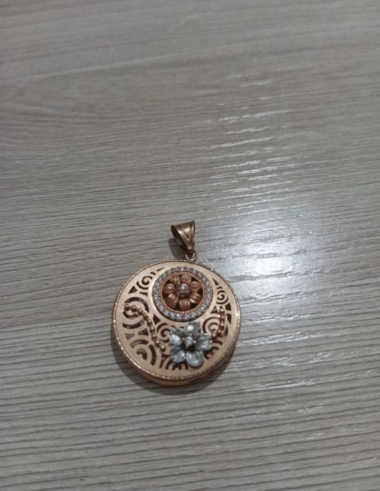 Продам Золотой кулон  585пр