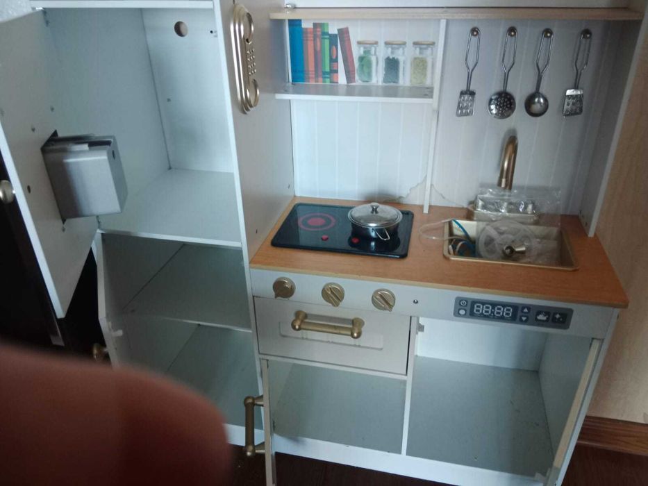 Детская деревянная кухня