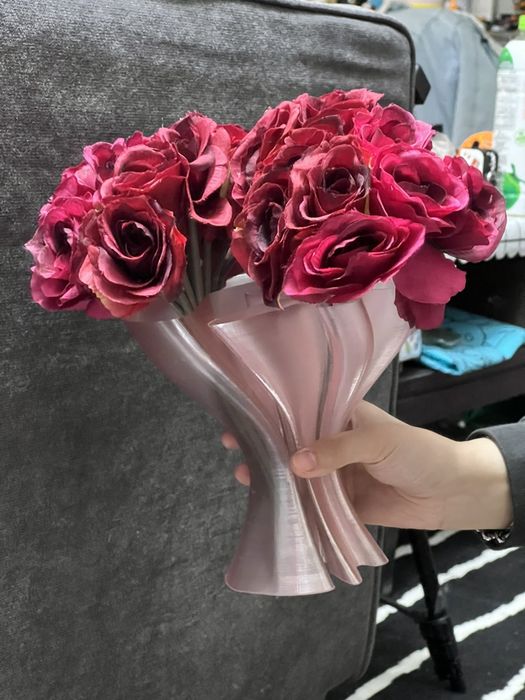 Aranjament floral 3D Premium - Surpriza inedita de 8 Martie.