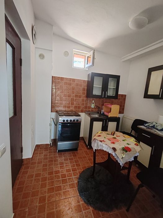 Garsoniera de inchiriat