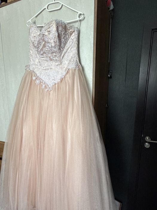 Бална рокля розова като нова