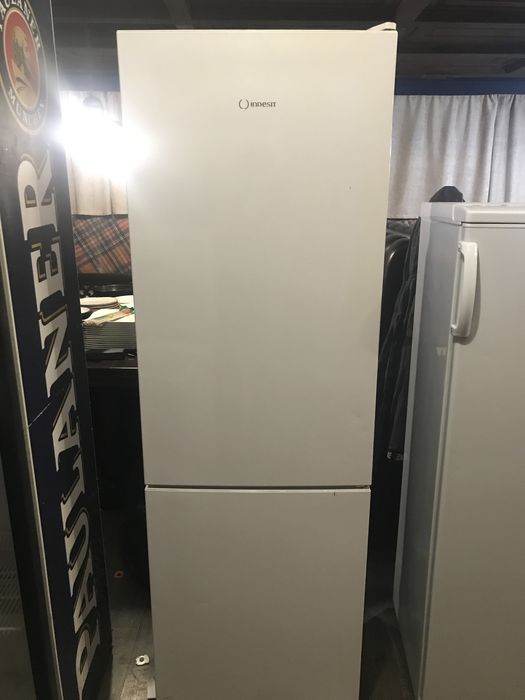 Продам холодильник, брали за 200 тысяч продаем за 90 тысяч