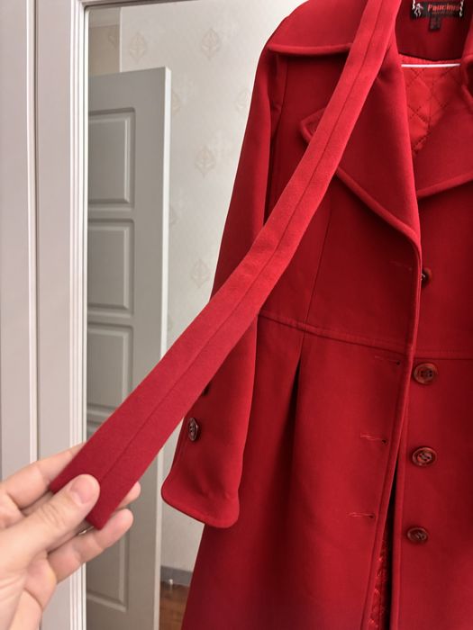 Красное пальто женское