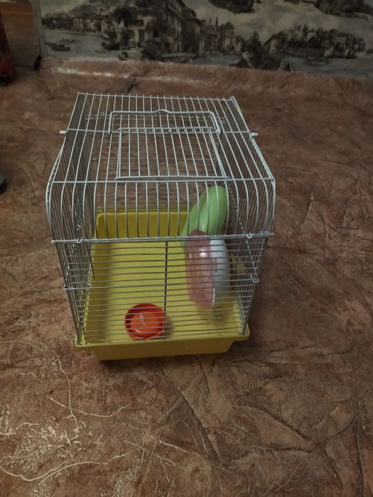 Продам  клетку  для хомяка