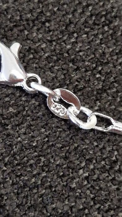 Сребърно колие с висулка