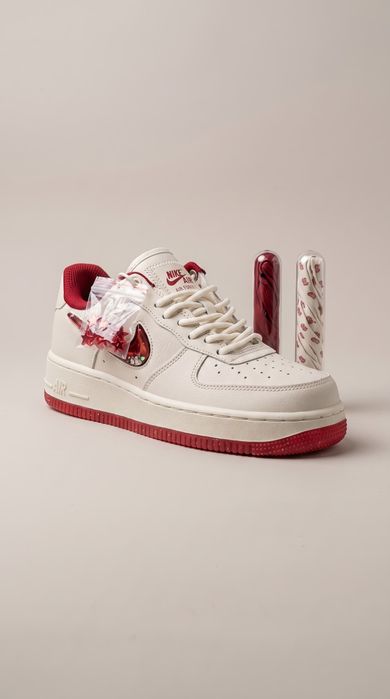 Кроссовки Nike - Новые.