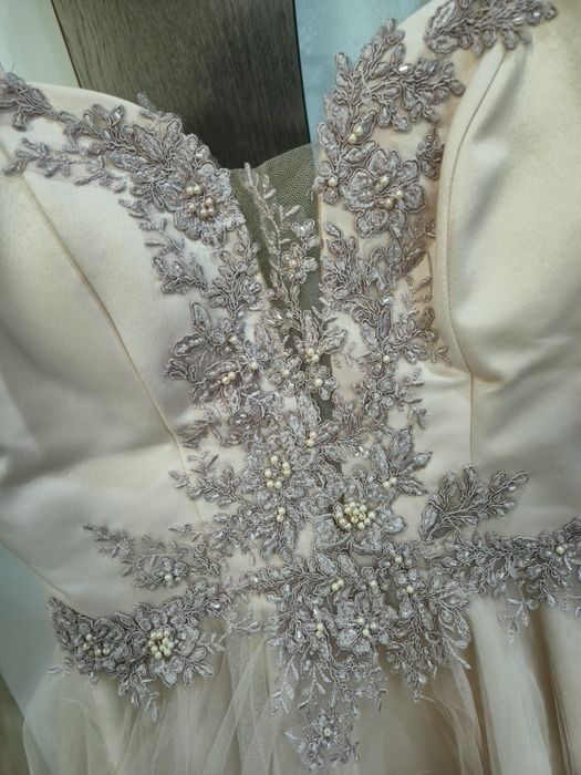 Бална рокляяя...