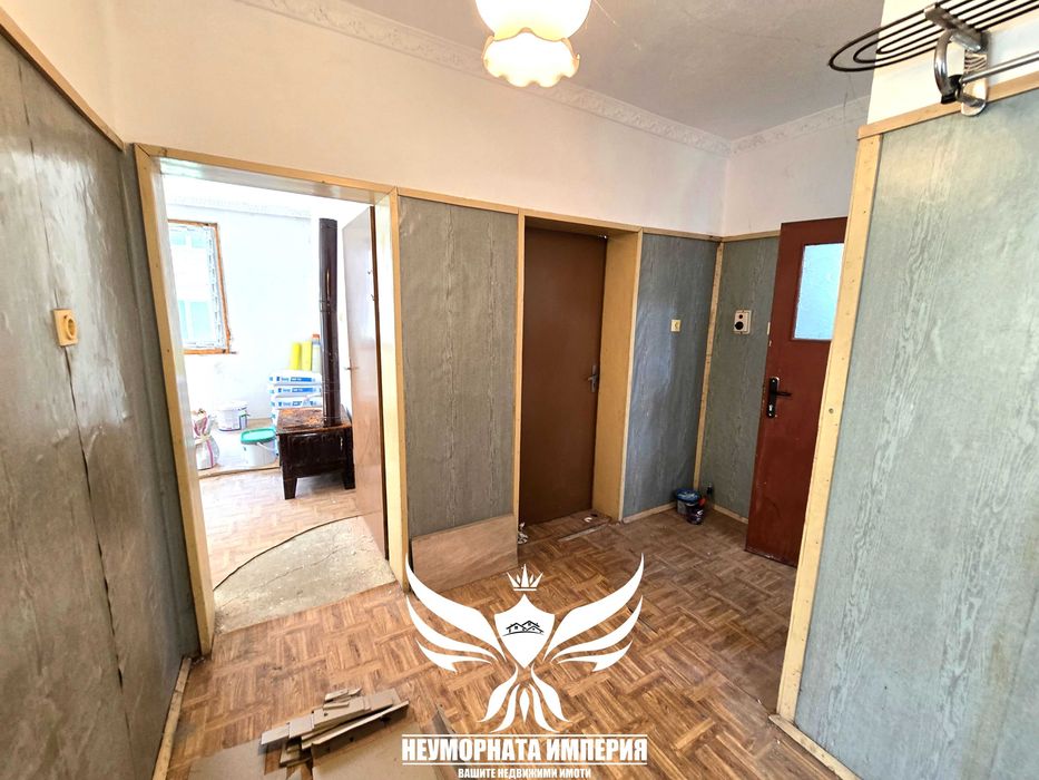 Продавам тристаен апартамент 94кв. на първи етаж с паркомясто в гр.Асеновград, кв.Долни Воден - снимка 6