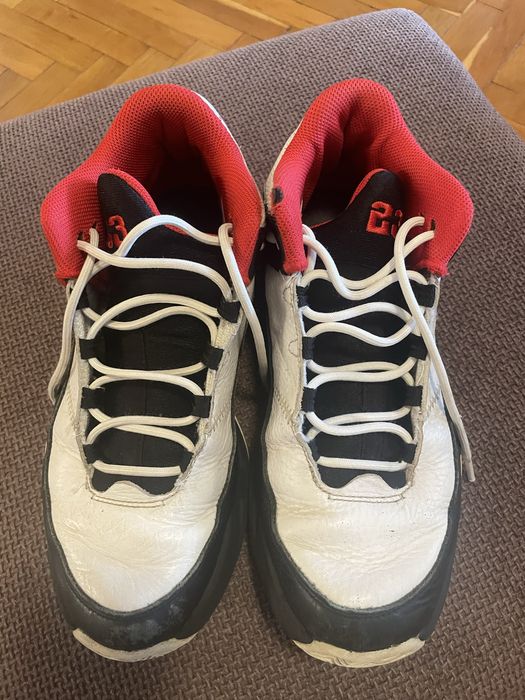 маратонки Nike 23