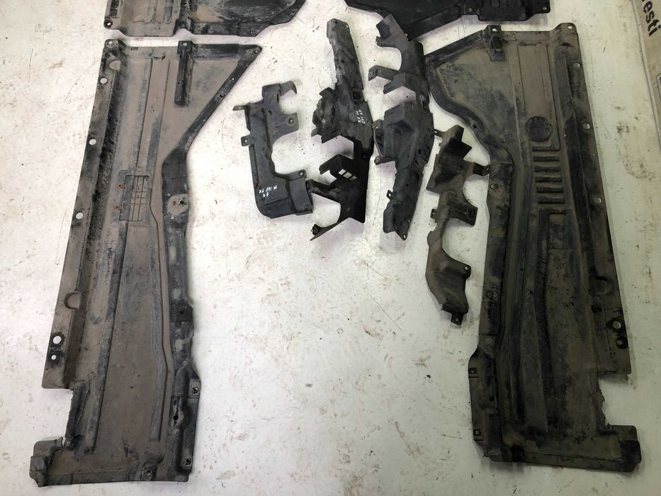 Scut motor cutie lateral prag BMW X5 X6 E70 E71