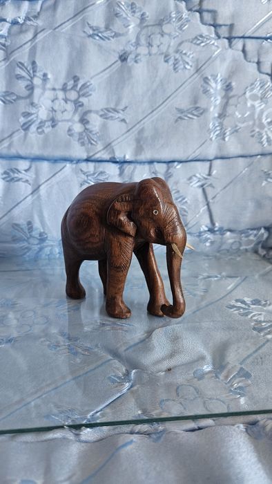 Sculptură elefant dim lemn masiv lucrat manual