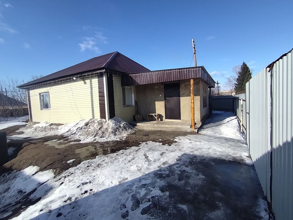 Продам дом с отапливаемой теплицей