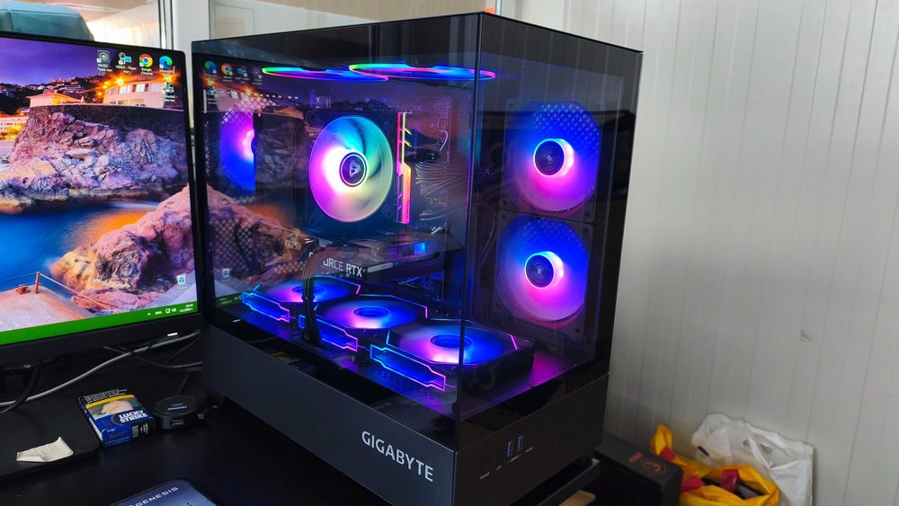 НОВ Gaming компютър с 12/20-Ядрен i7 RAM 32Gb 12Gb Видеокарта SSD 1Tb