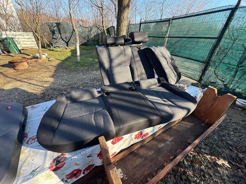 Piese Skoda Octavia 3 2014 Canapele lampa LED spate proiector fata usa