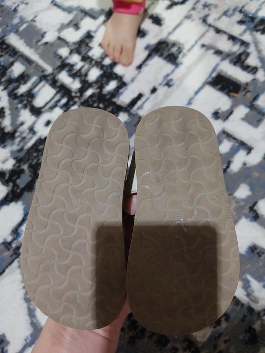 Сандали для девочек на лето