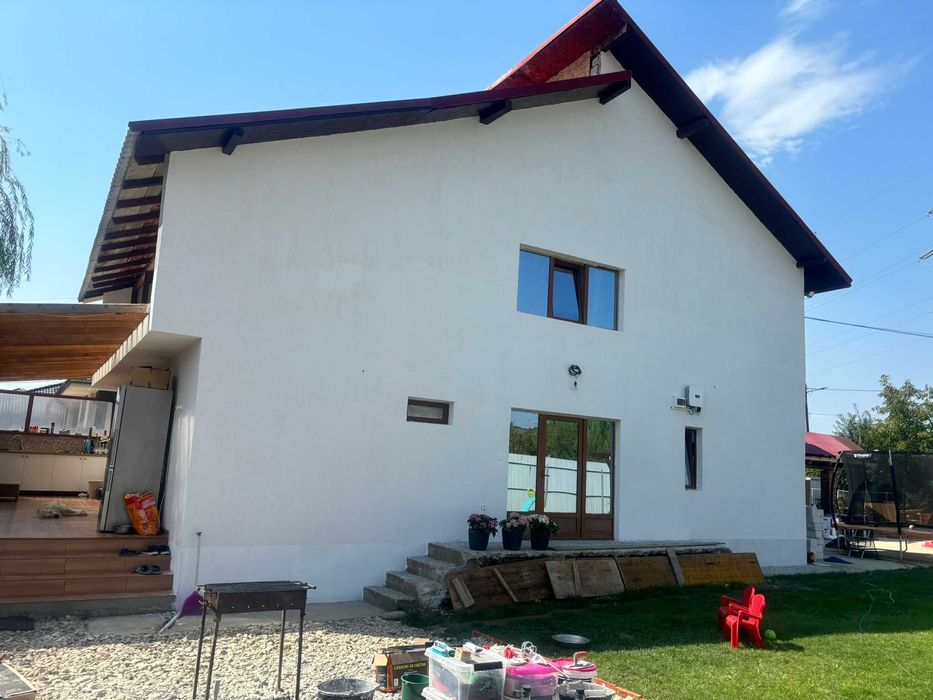 Vila Casa P+1+M cu teren 600 mp in Targu Jiu