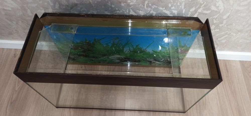 Продаю Аквариум  45000т.г б/у.